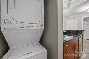 300 W 5th St, Charlotte, NC 28202 - Photo 4