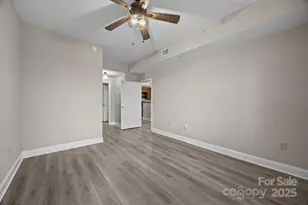 300 W 5th St, Charlotte, NC 28202 - Photo 12