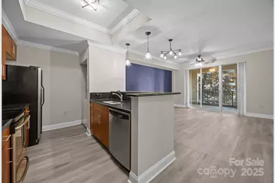 300 W Fifth Street #227, Charlotte, NC 28202 - Photo 2