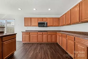 13812 Riding Hill Ave, Charlotte, NC 28213 - Photo 12