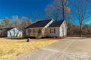 978 Helms St, Rock Hill, SC 29732 - Photo 2