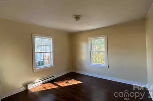 2621 Dr Carver Rd, Charlotte, NC 28208 - Photo 4