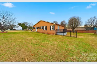 2336 21st Avenue NE, Hickory, NC 28601 - Photo 34