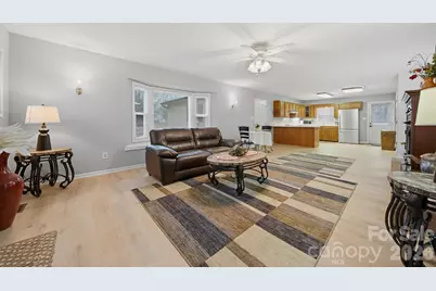 2336 21st Avenue NE, Hickory, NC 28601 - Photo 18