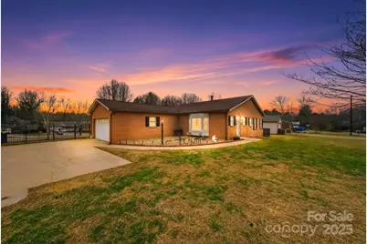 2336 21st Avenue NE, Hickory, NC 28601 - Photo 10