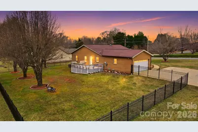 2336 21st Avenue NE, Hickory, NC 28601 - Photo 10