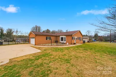 2336 21st Avenue NE, Hickory, NC 28601 - Photo 40