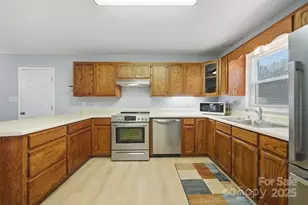 2336 21st Ave NE, Hickory, NC 28601 - Photo 24