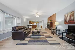 2336 21st Ave NE, Hickory, NC 28601 - Photo 2