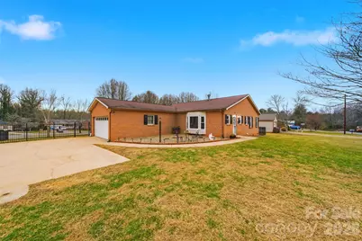 2336 21st Avenue NE, Hickory, NC 28601 - Photo 40