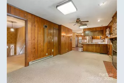 2640 Haywood Road, Hendersonville, NC 28791 - Photo 14