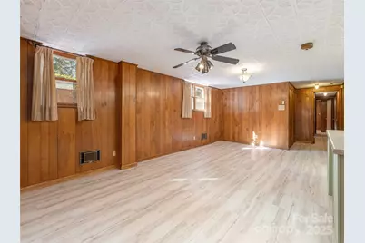 2640 Haywood Road, Hendersonville, NC 28791 - Photo 26