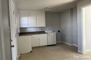 2667 Dr Carver Rd, Charlotte, NC 28208 - Photo 4