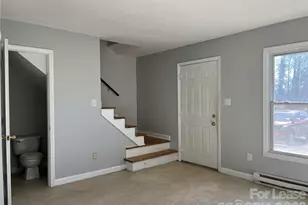 2667 Dr Carver Rd, Charlotte, NC 28208 - Photo 2