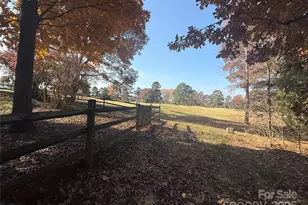 5900 Foxcrest Dr, Mint Hill, NC 28227 - Photo 14