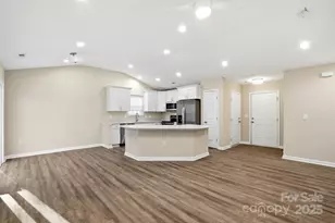 3028 Westwinds Ct, Charlotte, NC 28214 - Photo 6