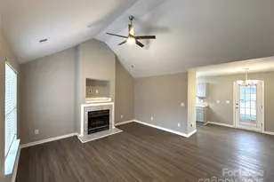 3631 Joel Turner Dr, Charlotte, NC 28216 - Photo 2
