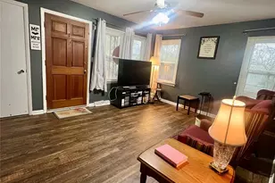 821 Hamrick St, Shelby, NC 28152 - Photo 2