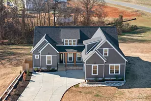 140 Falcon Crest Ln, Salisbury, NC 28147 - Photo 2