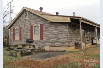 1103 E Main Street E, Dallas, NC 28034 - Photo 2