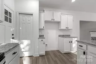 2533 Meadow Crossing Dr, Dallas, NC 28034 - Photo 14