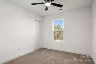 2533 Meadow Crossing Dr, Dallas, NC 28034 - Photo 20