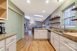 113 Pin Cherry Ln, Candler, NC 28715 - Photo 4