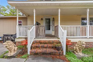 51 Lakeside Dr, Fair Bluff, NC 28439 - Photo 2