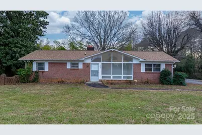 1902 19th Avenue NE, Hickory, NC 28601 - Photo 2