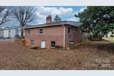 1902 19th Avenue NE, Hickory, NC 28601 - Photo 12