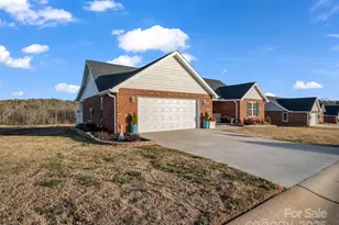 135 Central Pk Cir, Spindale, NC 28160 - Photo 2