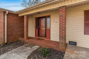 109 Dogwood Ct, Morganton, NC 28655 - Photo 2