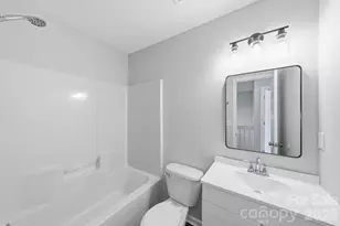 6766 Cypress Tree Ln, Charlotte, NC 28215 - Photo 38