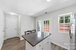 6766 Cypress Tree Ln, Charlotte, NC 28215 - Photo 24