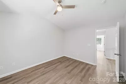 6766 Cypress Tree Lane, Charlotte, NC 28215 - Photo 32