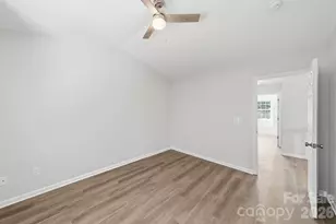 6766 Cypress Tree Ln, Charlotte, NC 28215 - Photo 32