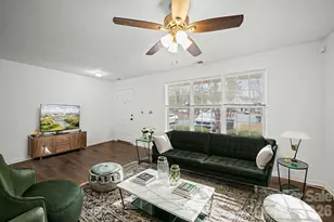 6766 Cypress Tree Ln, Charlotte, NC 28215 - Photo 4
