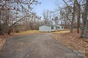2464 Puetts Chapel Rd, Bessemer City, NC 28016 - Photo 2