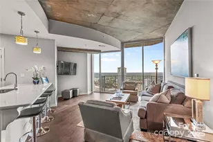 210 N Church St, Charlotte, NC 28202 - Photo 8