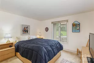 1 Westridge Ct, Hendersonville, NC 28791 - Photo 16