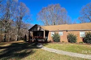 2524 Pickway Dr, Charlotte, NC 28269 - Photo 1