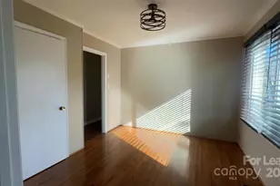 715 Tom Hunter Rd, Charlotte, NC 28213 - Photo 2