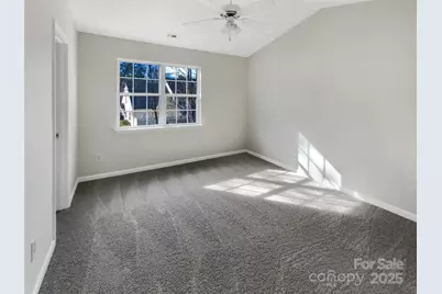 10840 Holly Ridge Boulevard, Charlotte, NC 28216 - Photo 4