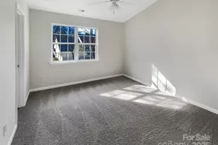 10840 Holly Ridge Blvd, Charlotte, NC 28216 - Photo 4