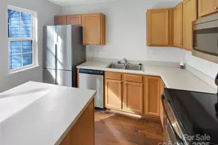 10840 Holly Ridge Blvd, Charlotte, NC 28216 - Photo 10