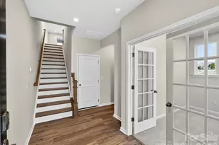 1331 Sandstar Ln, Charlotte, NC 28226 - Photo 2