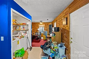 1936 Lakedell Dr, Charlotte, NC 28215 - Photo 14