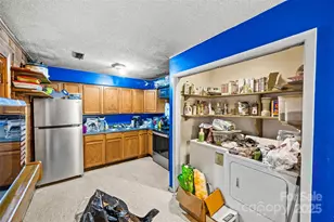 1936 Lakedell Dr, Charlotte, NC 28215 - Photo 16