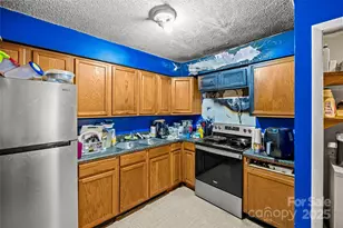 1936 Lakedell Dr, Charlotte, NC 28215 - Photo 18