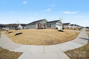 620 Grandiflora Ave, Lancaster, SC 29720 - Photo 2